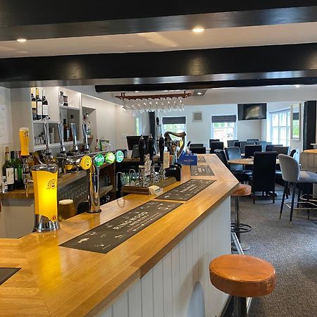 The New Wheel Inn Lymington Bagian luar foto