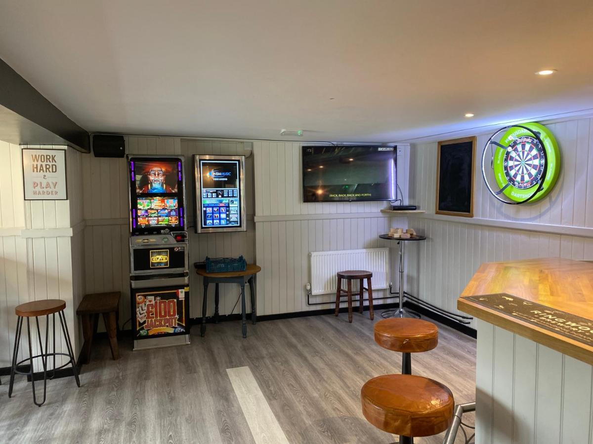The New Wheel Inn Lymington Bagian luar foto