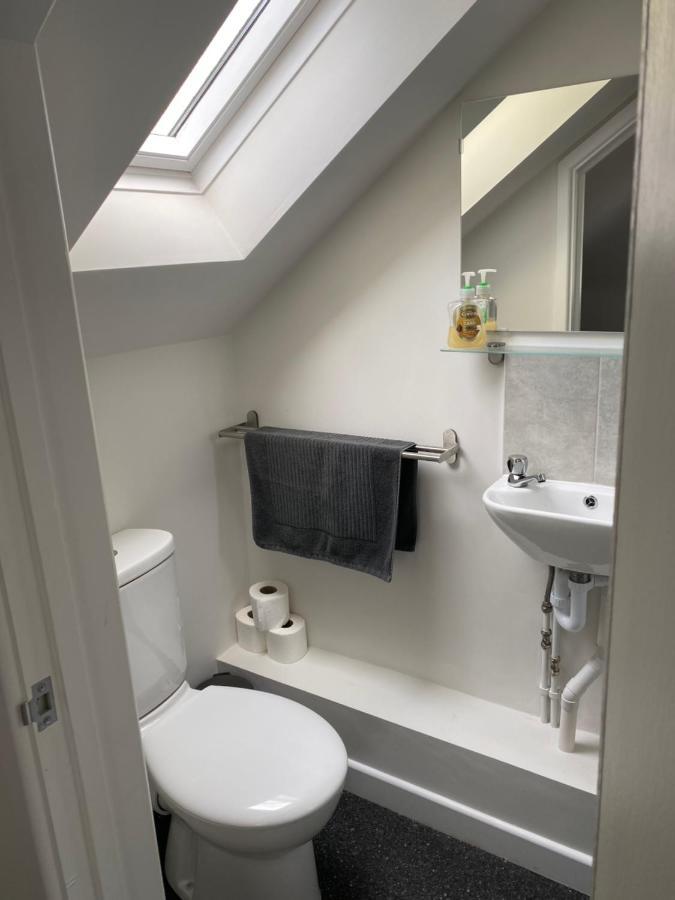 The New Wheel Inn Lymington Bagian luar foto